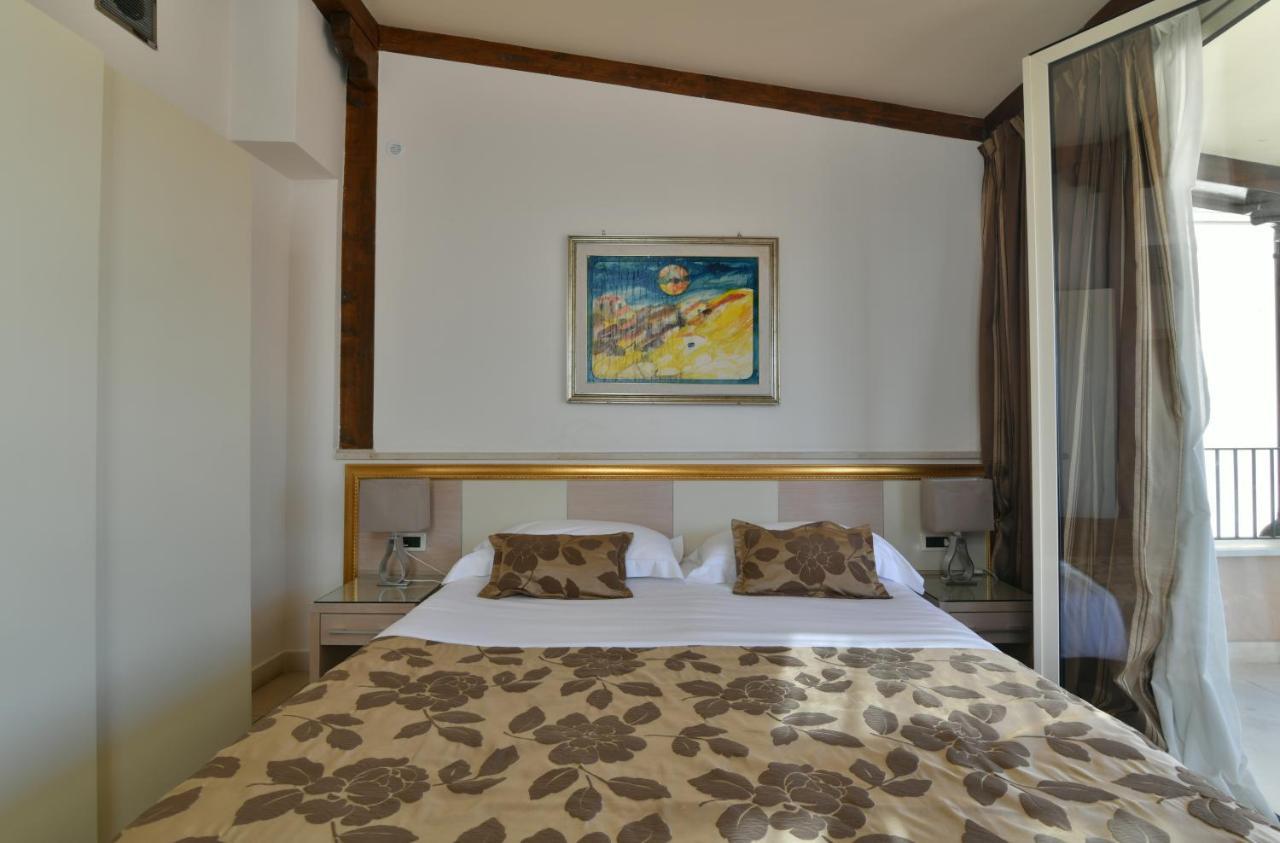 Hotel Le Chevalier Таормина Экстерьер фото